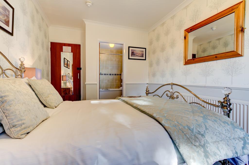 Meadfoot Guesthouse Room Only Accommodation For Adults ウィンダミア エクステリア 写真