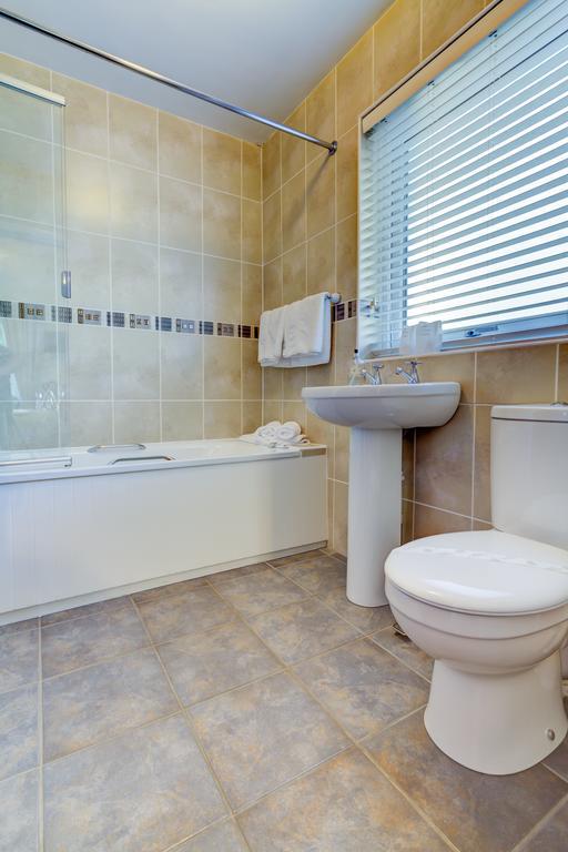 Meadfoot Guesthouse Room Only Accommodation For Adults ウィンダミア エクステリア 写真